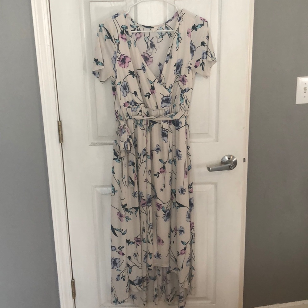 Ivory floral Pinkblush maternity/baby shower dress - Picture 4 of 6